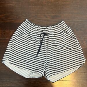 Carve size M swim coverup shorts